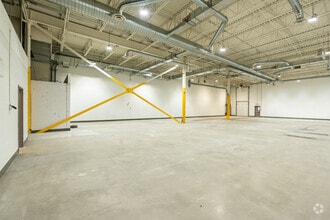 2500 Rue Jean-Perrin, Québec, QC for lease Interior Photo- Image 2 of 4