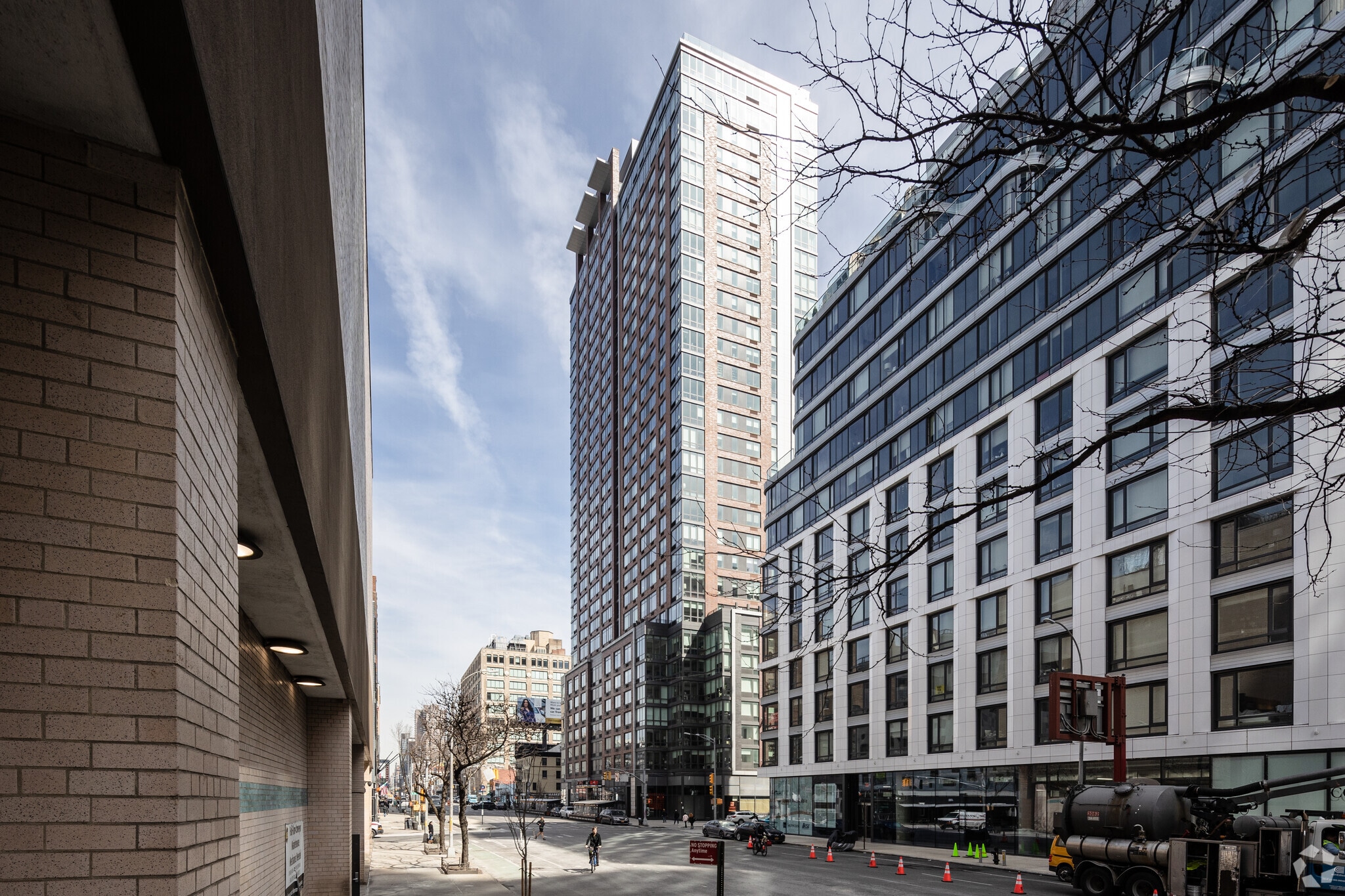 600 11th Ave, New York, NY for lease Building Photo- Image 1 of 10