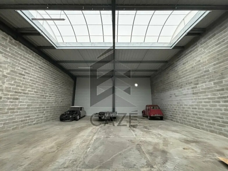 Flex in Saint-André-de-Cubzac for lease - Interior Photo - Image 1 of 5