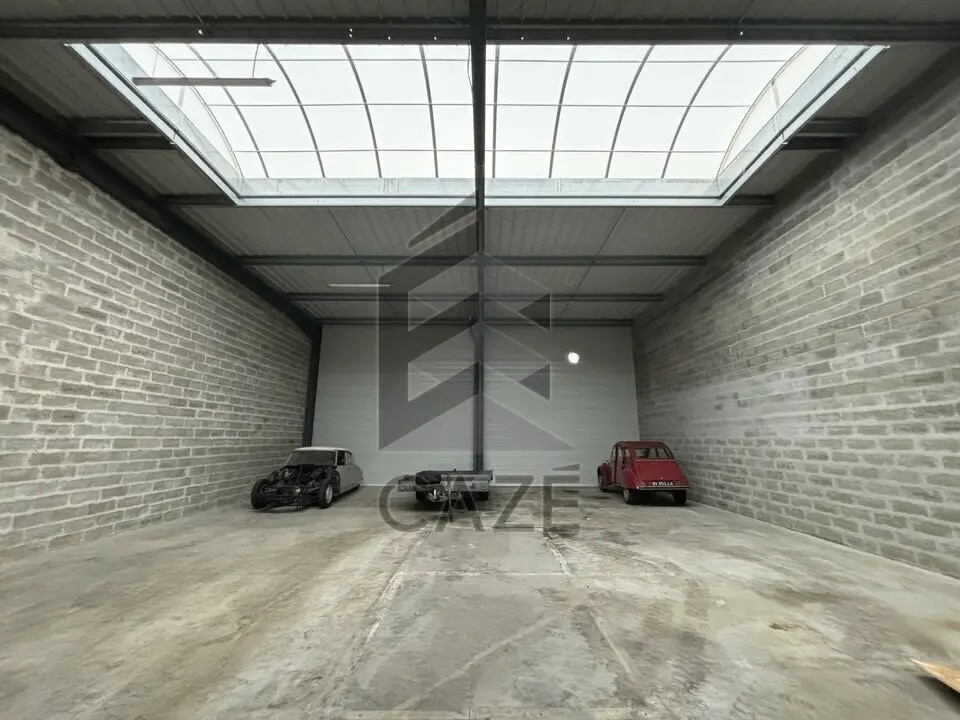 Flex in Saint-André-de-Cubzac for lease Interior Photo- Image 1 of 6