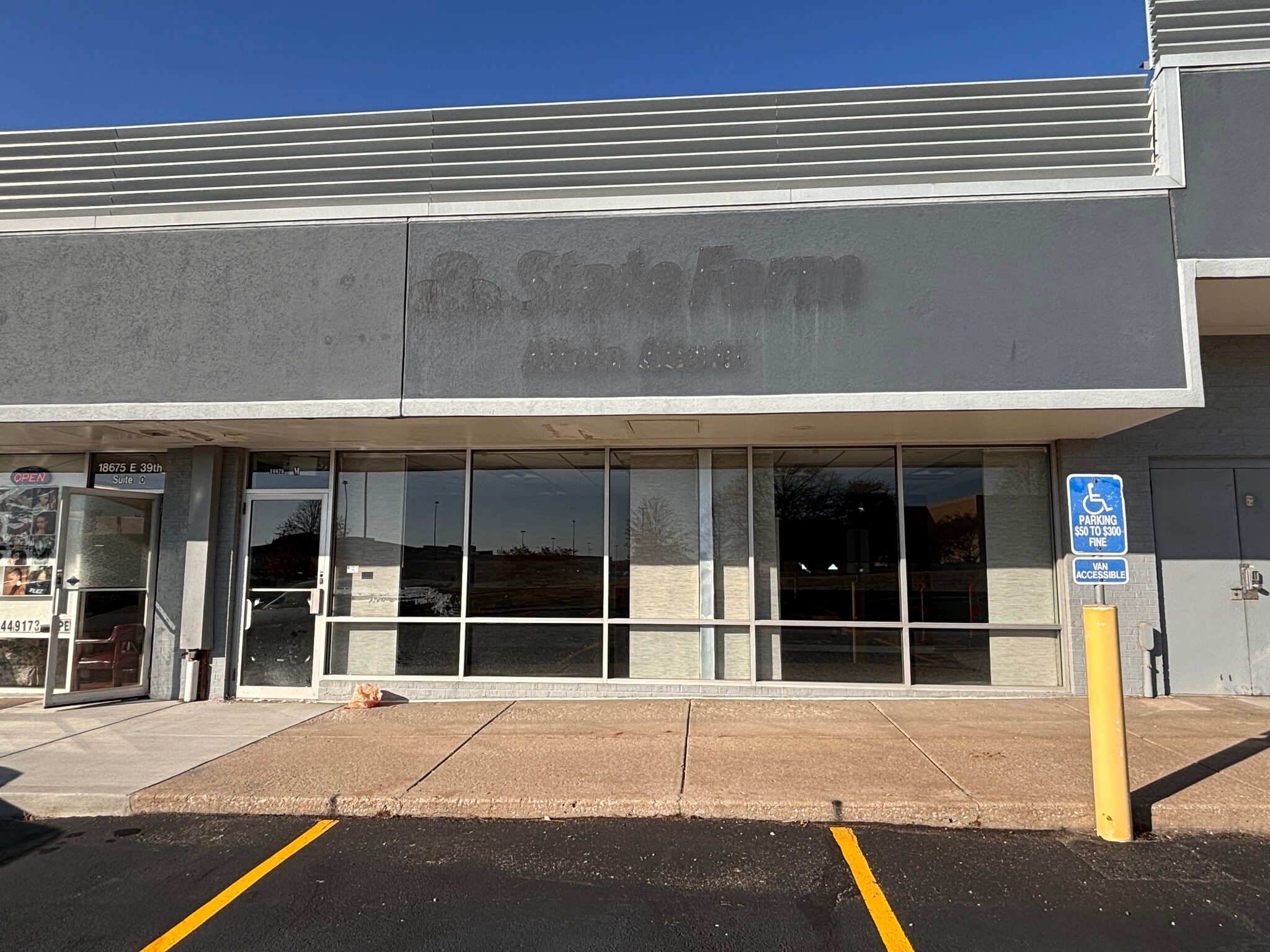 18675 E 39th St, Independence, MO for lease Interior Photo- Image 1 of 12