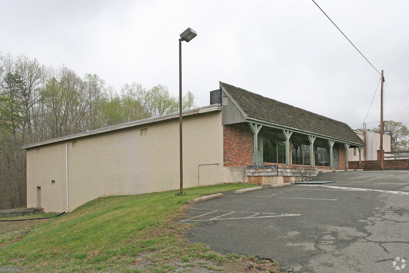 4805 Shattalon Dr, WinstonSalem, NC 27106