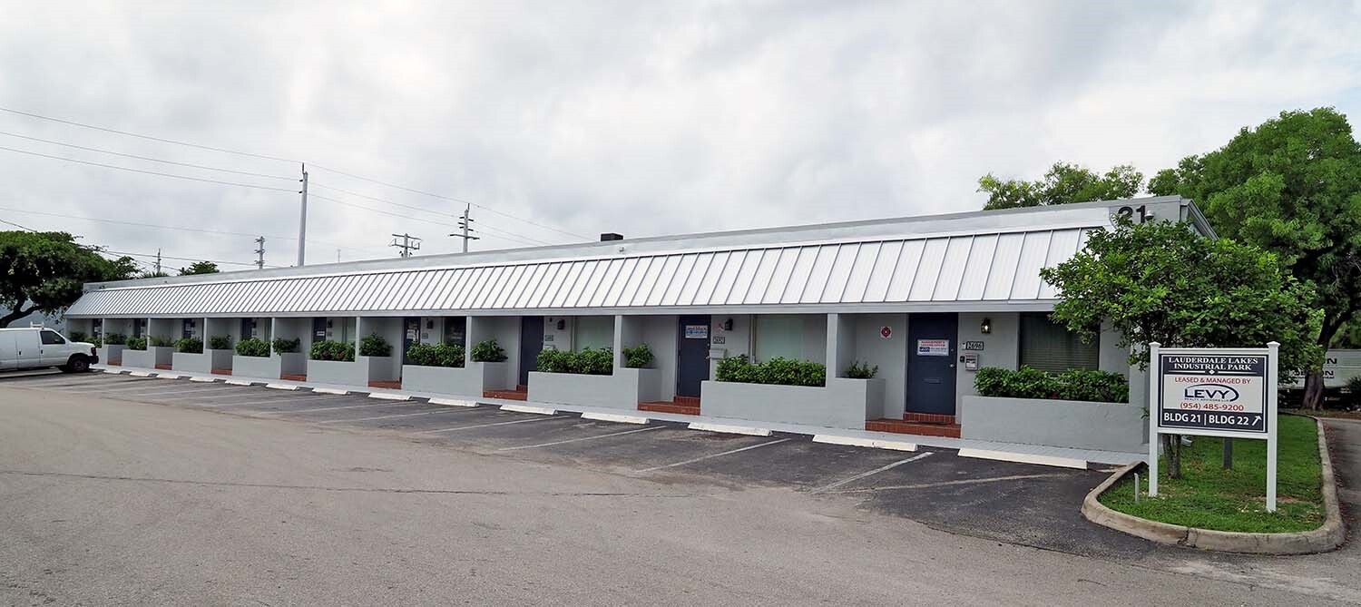 2696 NW 31st Ave, Lauderdale Lakes, FL for lease Building Photo- Image 1 of 2