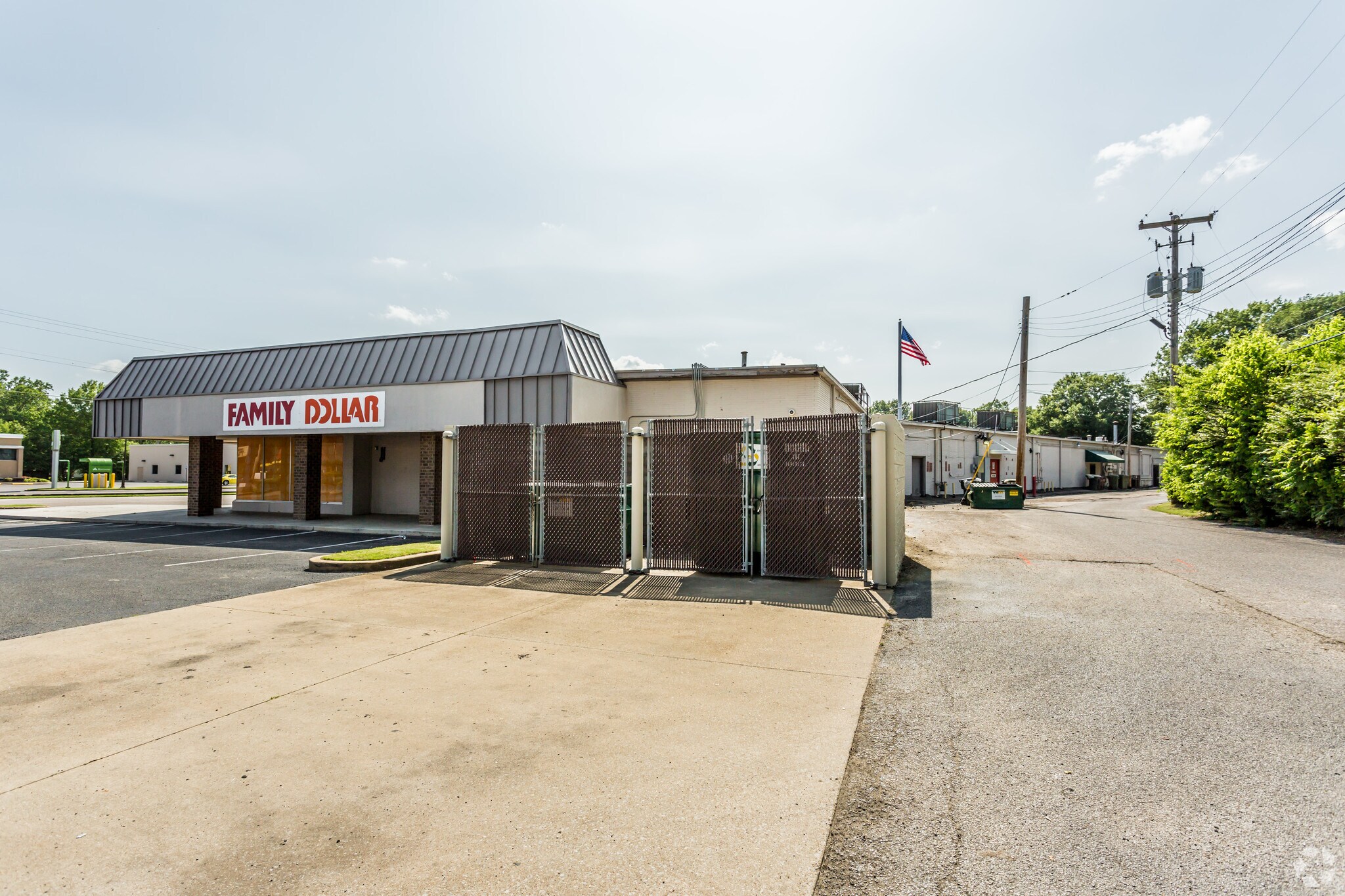 45864618 Quince Rd, Memphis, TN 38117 Colonial Plaza