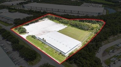 5050 Gateway Blvd, Lakeland, FL for lease Building Photo- Image 1 of 13