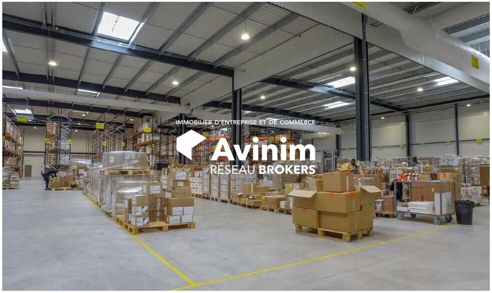 Industrial in Persan for sale - Interior Photo - Image 1 of 3