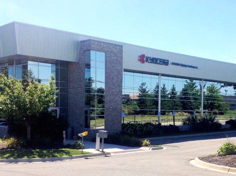 46723 5 Mile Rd, Plymouth, MI for lease - Primary Photo - Image 2 of 4