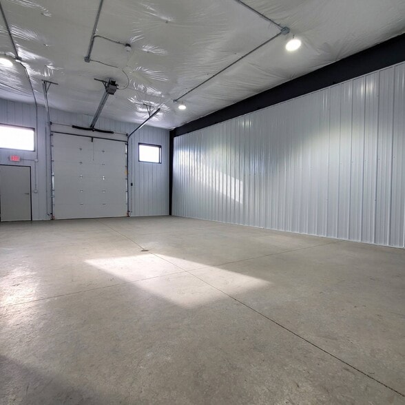 2975 Heartland Dr, Grand Forks, ND for sale - Interior Photo - Image 3 of 31