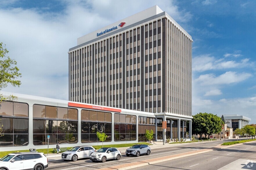 300 S Harbor Blvd, Anaheim, CA for lease - Building Photo - Image 2 of 9