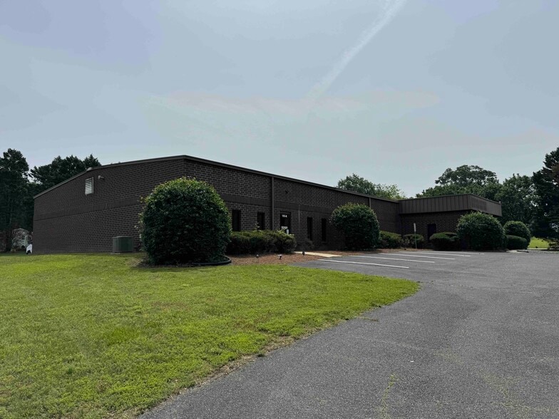 105 Corporate Blvd, Indian Trail, NC for sale - Building Photo - Image 2 of 16
