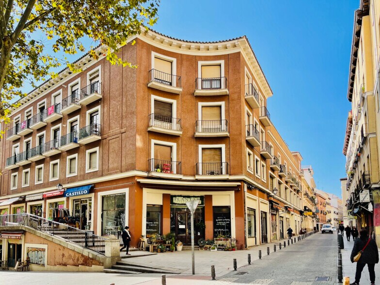 Calle del Carnero, 1, Madrid, Madrid for lease - Building Photo - Image 1 of 1