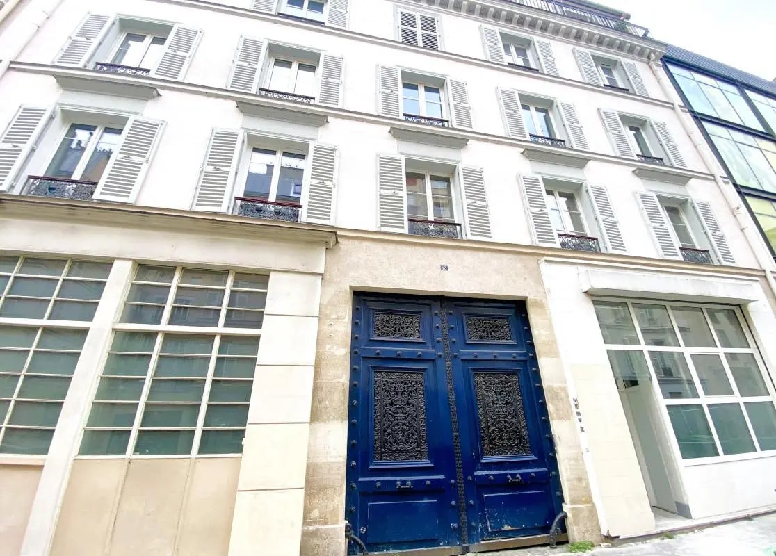 Retail in Paris for lease Building Photo- Image 1 of 4