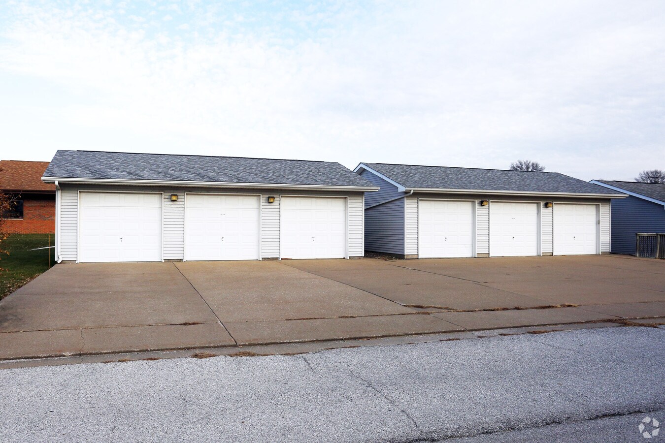 3506 Jersey Ridge Rd, Davenport, IA 52807