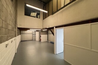 Novers Hl, Bristol for lease Interior Photo- Image 2 of 3