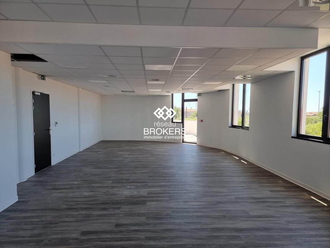 Office in Sete for lease Interior Photo- Image 1 of 4