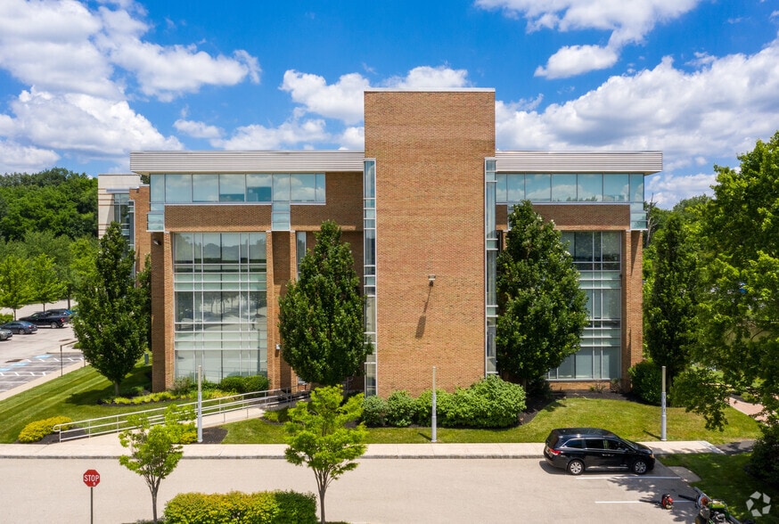 1777 Sentry Pky W, Blue Bell, PA for lease - Building Photo - Image 3 of 7