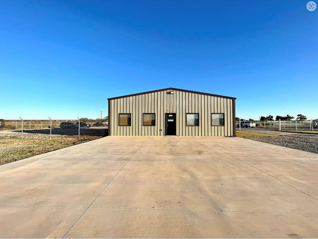 404 Pikes Peak Rd, Chickasha, OK for sale Primary Photo- Image 1 of 1