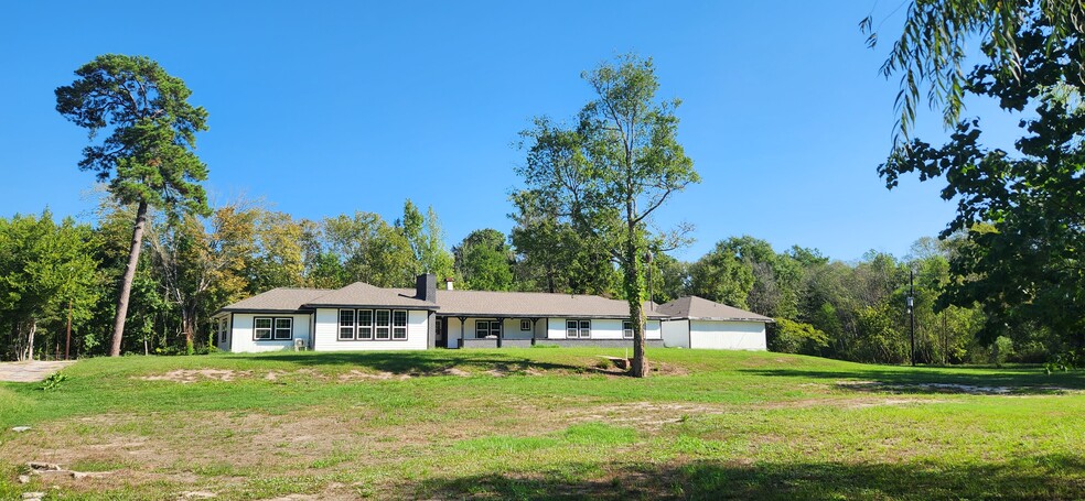 406 E 2nd St, Corrigan, TX for sale - Primary Photo - Image 1 of 35