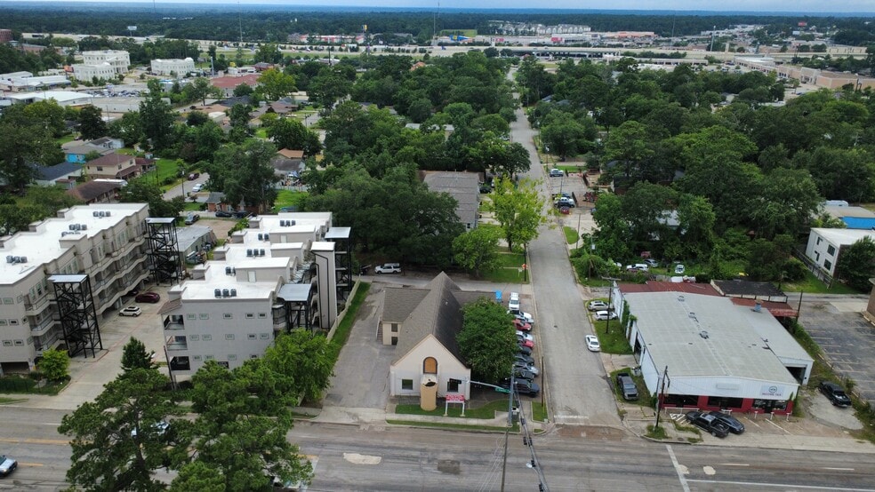 729 N Frazier St, Conroe, TX for sale - Building Photo - Image 2 of 19