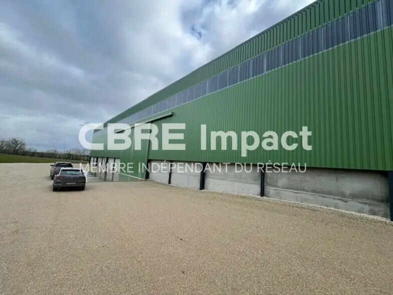 Flex in Épense for lease - Building Photo - Image 2 of 11