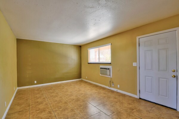 5619-5621 Arboga Rd, Olivehurst, CA for sale Interior Photo- Image 1 of 1