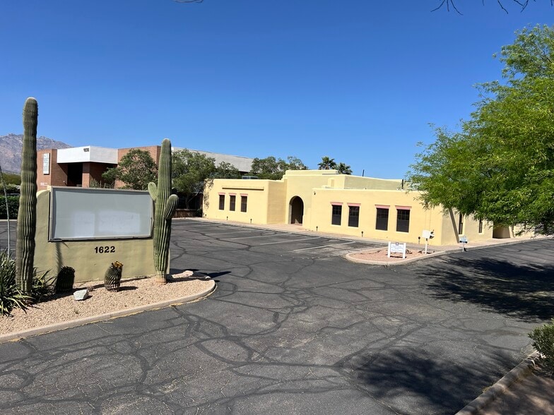 1622 N Swan Rd, Tucson, AZ for sale - Building Photo - Image 1 of 15