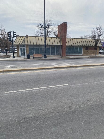 4835 Dempster St, Skokie, IL for sale - Building Photo - Image 1 of 27