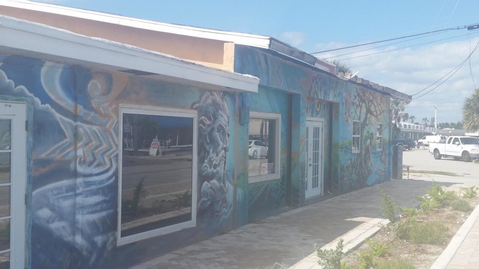 301 Minutemen Cswy, Cocoa Beach, FL for sale - Building Photo - Image 1 of 1