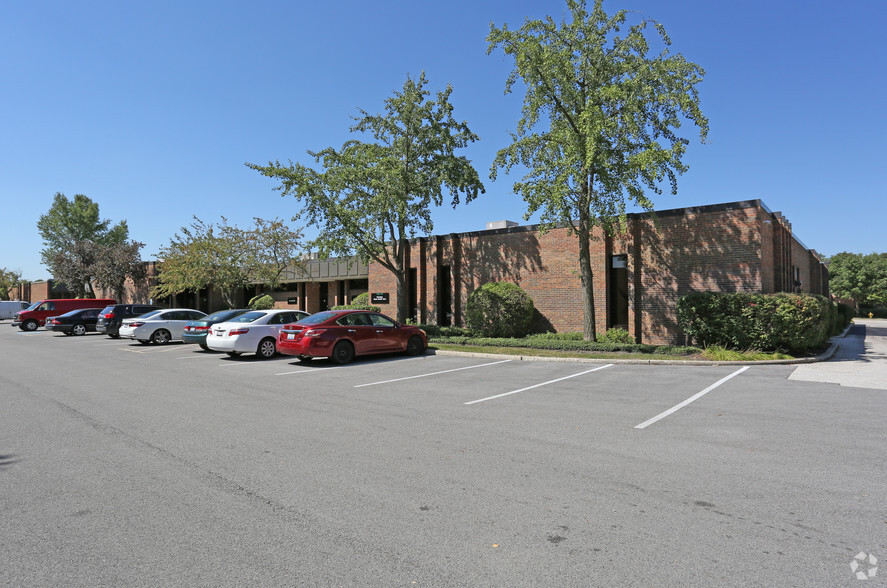 245 W Roosevelt Rd, West Chicago, IL for lease - Building Photo - Image 1 of 6