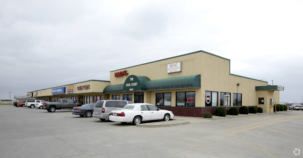 1600 S State St, Jerseyville, IL for lease - Building Photo - Image 2 of 8