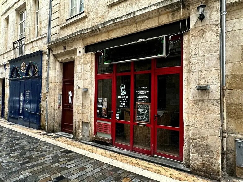 Retail in Bordeaux for lease - Building Photo - Image 1 of 3