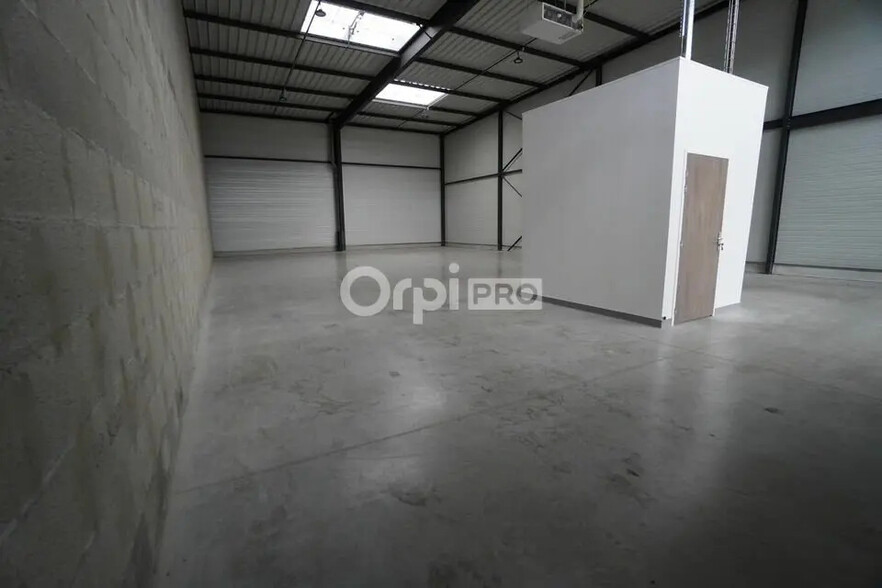 Flex in Longvic for lease - Building Photo - Image 3 of 4