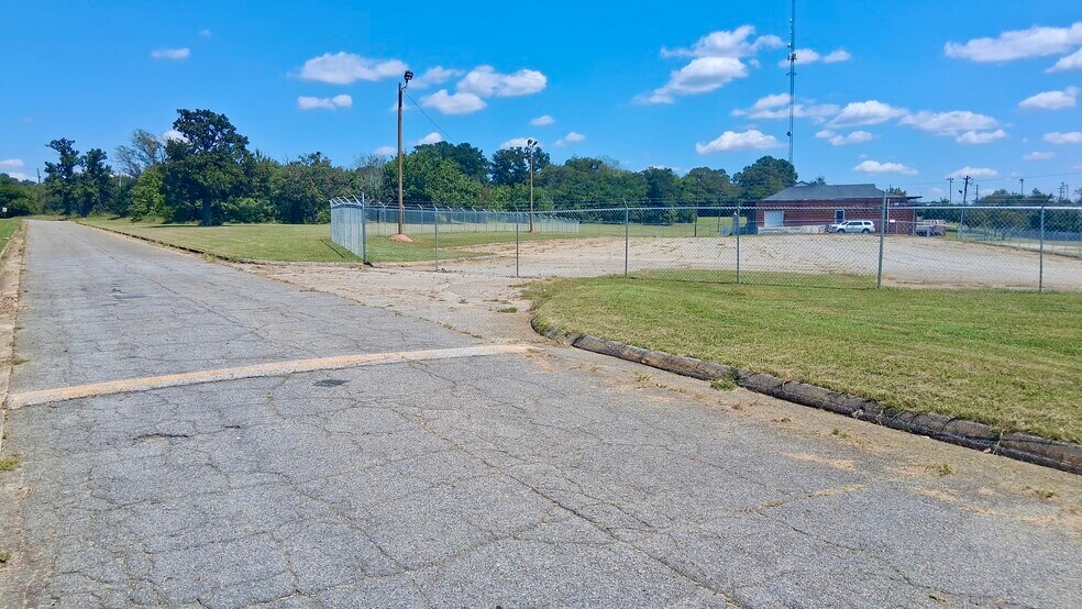 600 Guy Paine Rd, Macon, GA for lease - Building Photo - Image 2 of 12