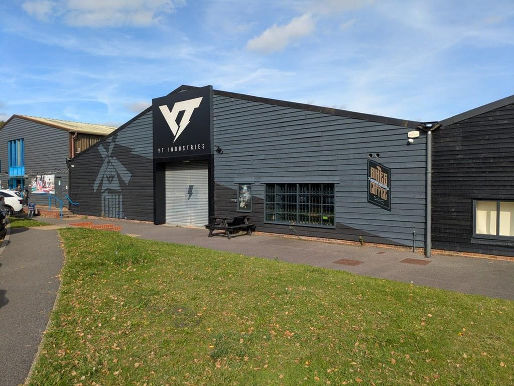Old Portsmouth Rd, Guildford for lease Building Photo- Image 1 of 22