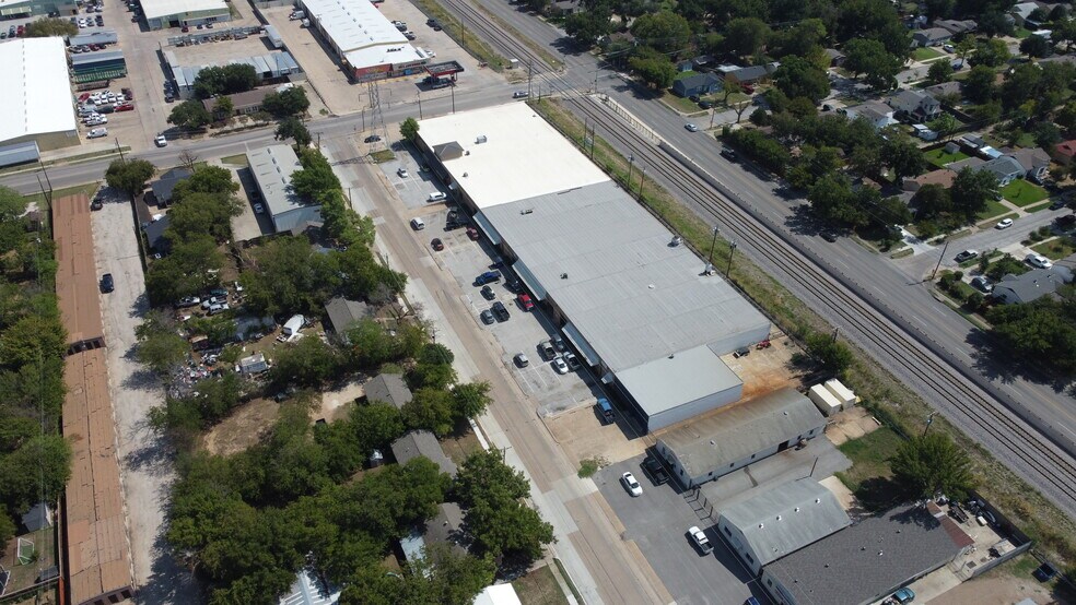 17001724 Parkside Ave, Irving, TX 75061 Flex for Lease