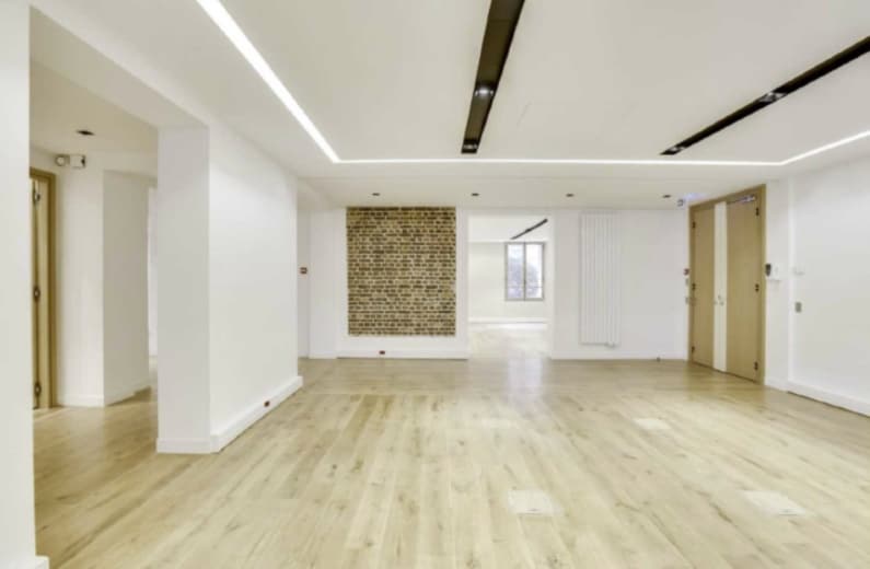 7 Square Du Roule, Paris for lease Interior Photo- Image 1 of 3