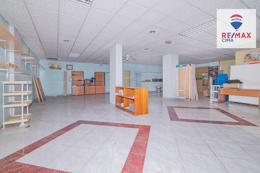 Retail in Granada, Granada for sale - Interior Photo - Image 1 of 25