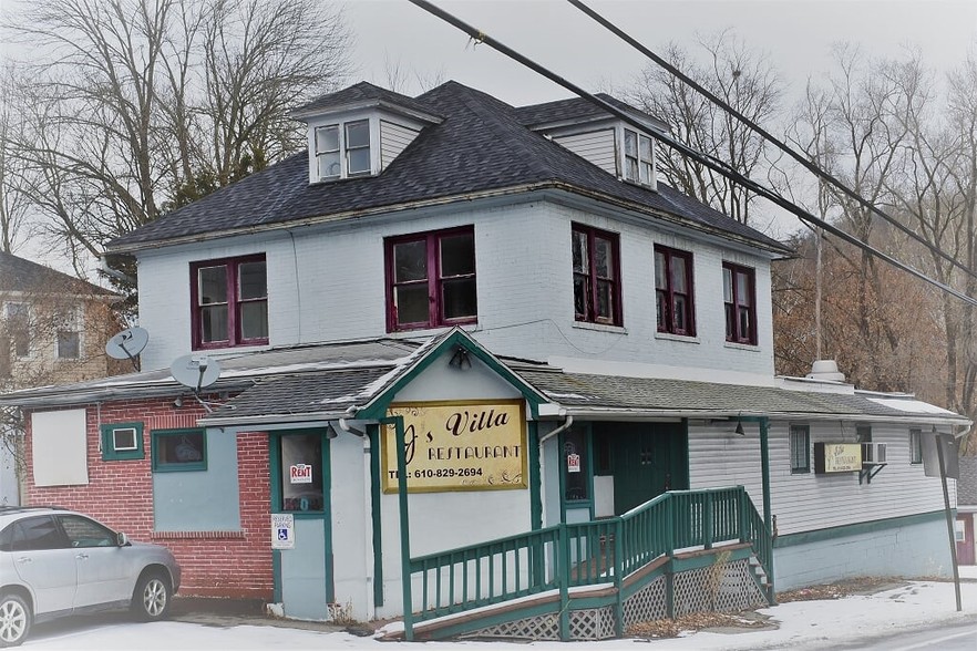 6618 S Delaware Ave, Martins Creek, PA 18063