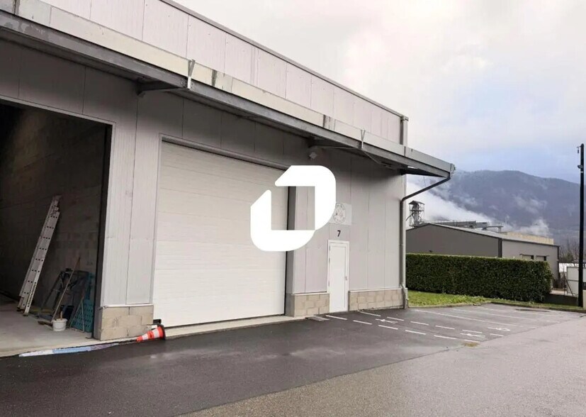 Flex in Le Touvet for lease - Building Photo - Image 3 of 10