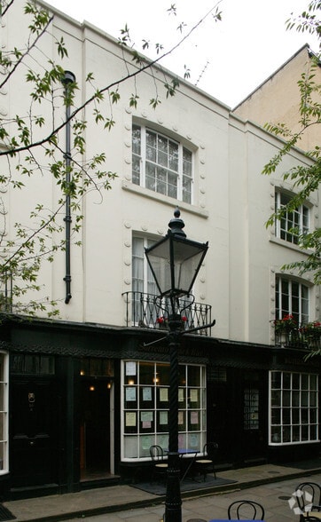 8 Woburn Walk, London for lease - Building Photo - Image 3 of 3