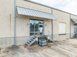 6200 Scott Hamilton Dr, Little Rock, AR for lease Building Photo- Image 2 of 14