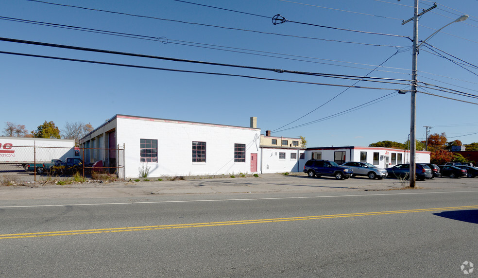 370 Wampanoag Trl, Riverside, RI for lease - Building Photo - Image 3 of 4