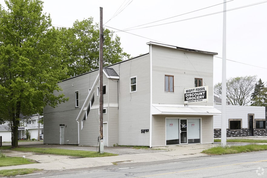 312 N Nottawa St, Sturgis, MI 49091