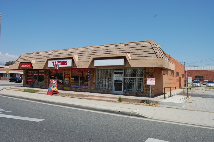 588-592 Azusa Ave, Covina, CA for lease - Building Photo - Image 1 of 2