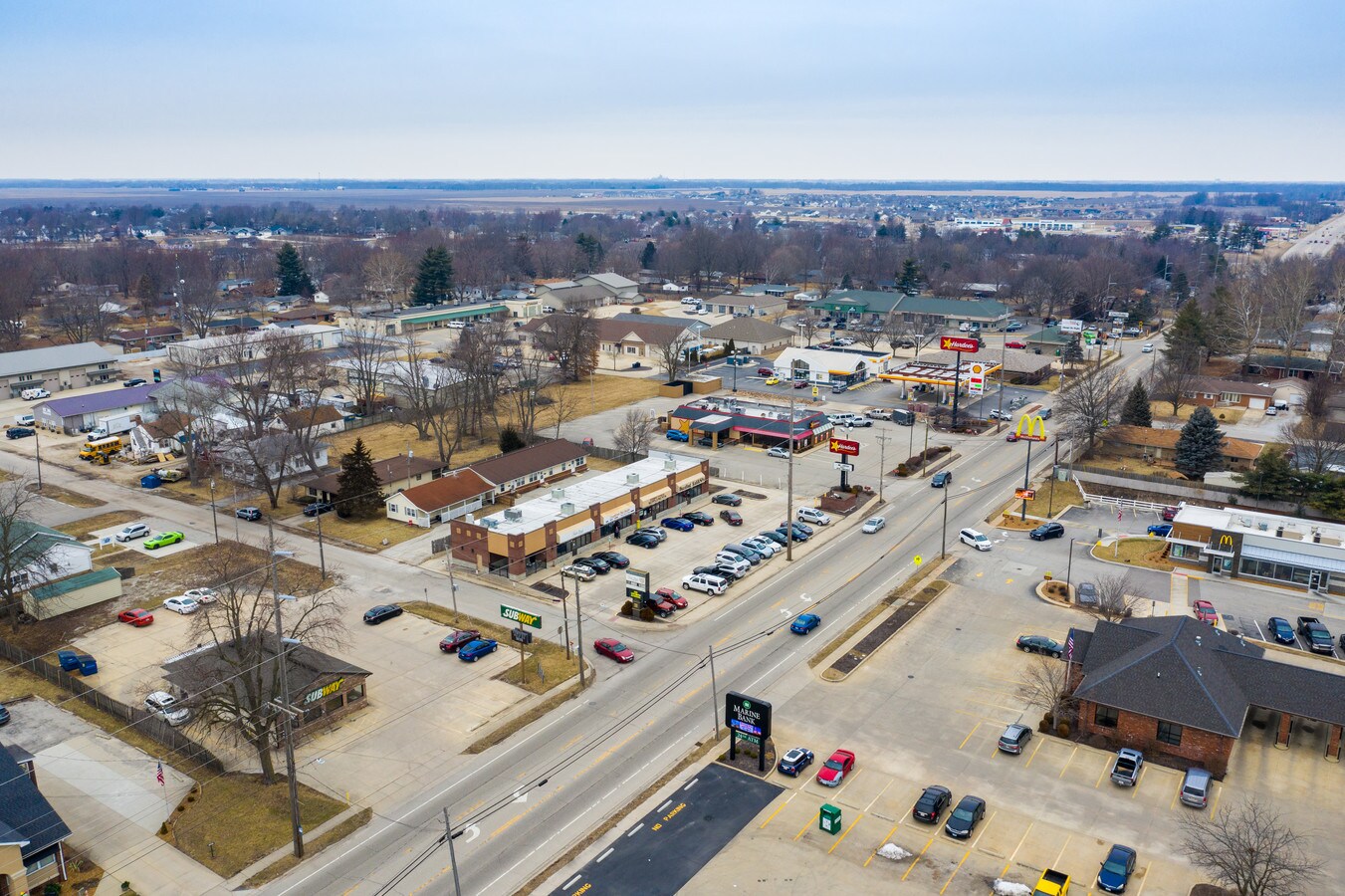 325 N Main St, Chatham, IL 62629