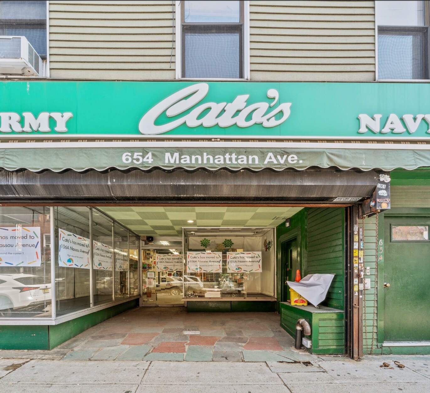 654 Manhattan Ave, Brooklyn, NY for lease Primary Photo- Image 1 of 2
