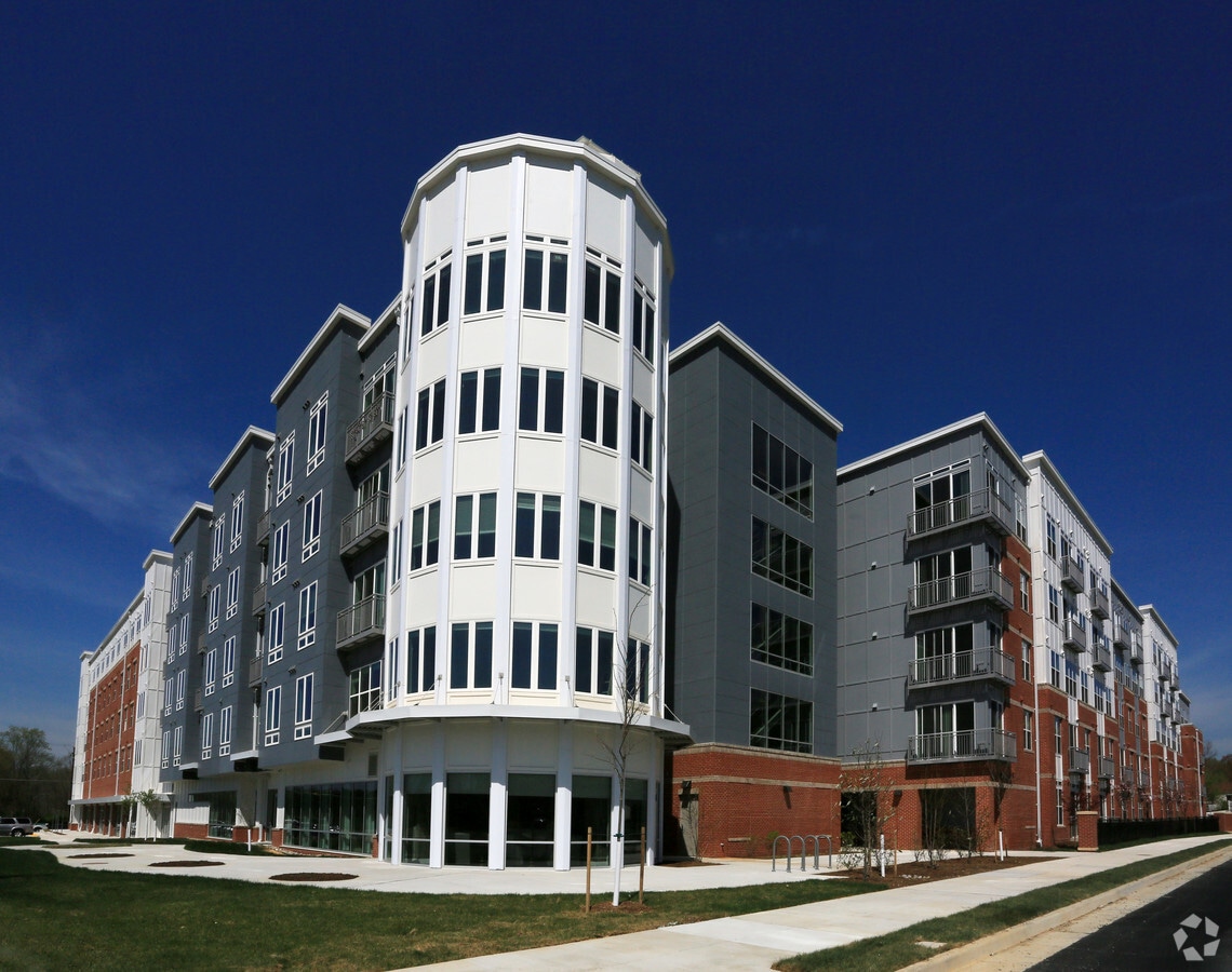 9142 Richmond Hwy, Fort Belvoir, VA 22060 Belvoir Square