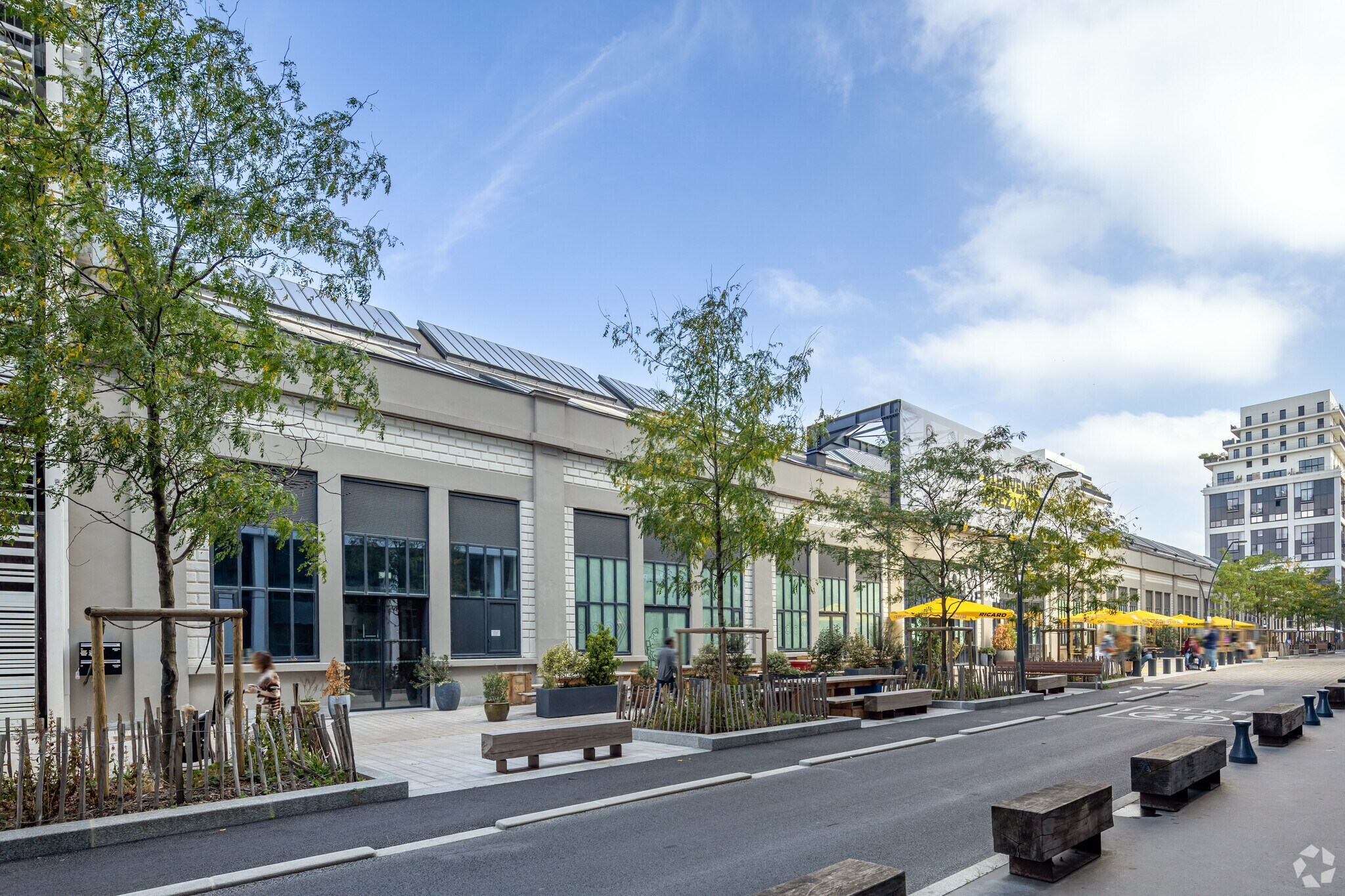 Office in Saint-Ouen-sur-Seine for lease Primary Photo- Image 1 of 7