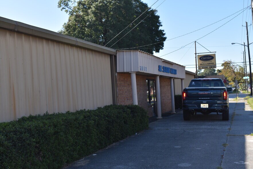 3912 Montgomery St, Savannah, GA for sale - Building Photo - Image 1 of 1