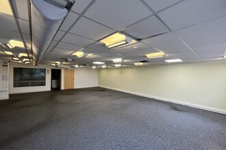 Eastern Ave, Barnstaple for lease Interior Photo- Image 1 of 3